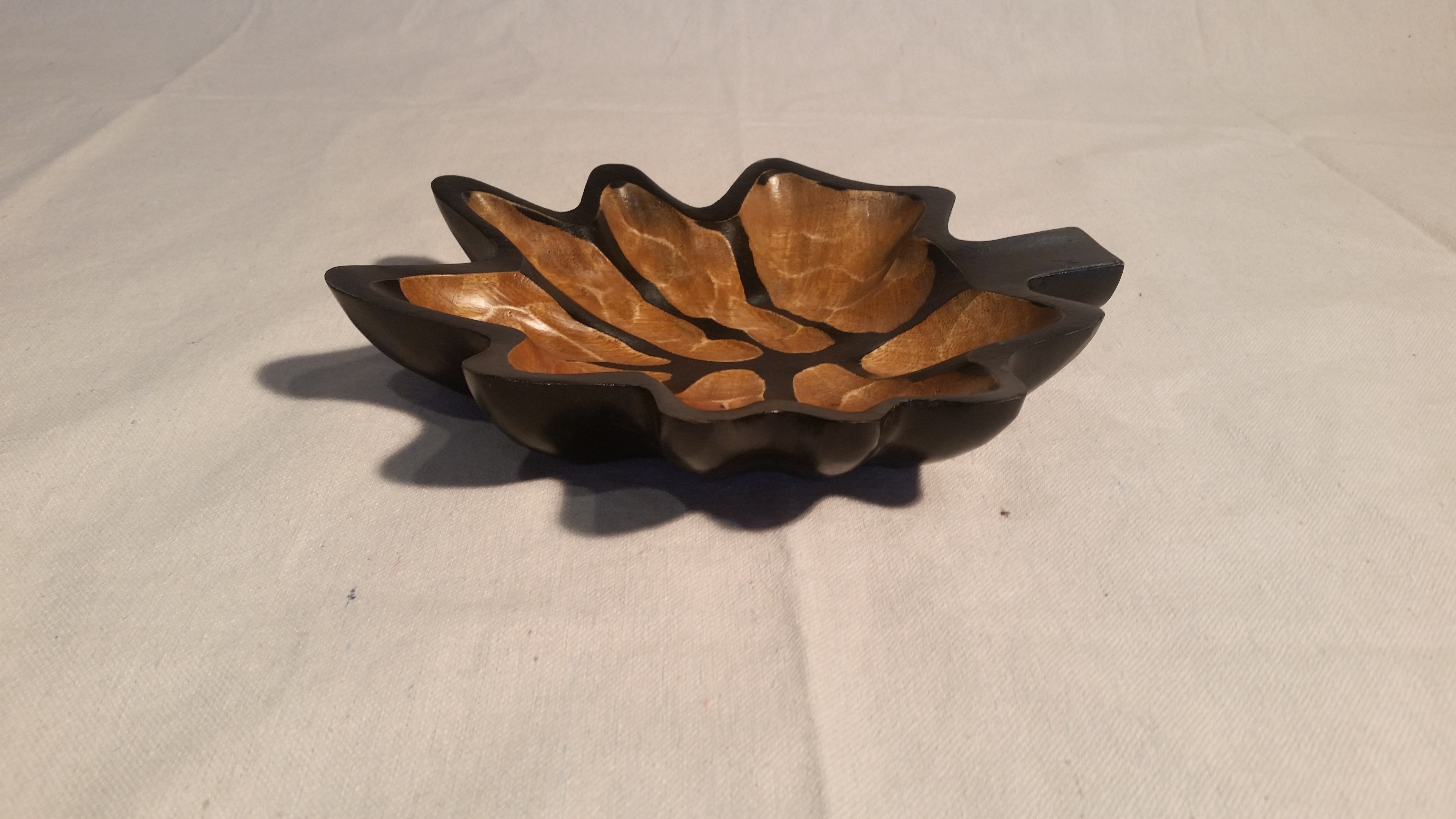 9 inch leaf bowl light brown %282%29