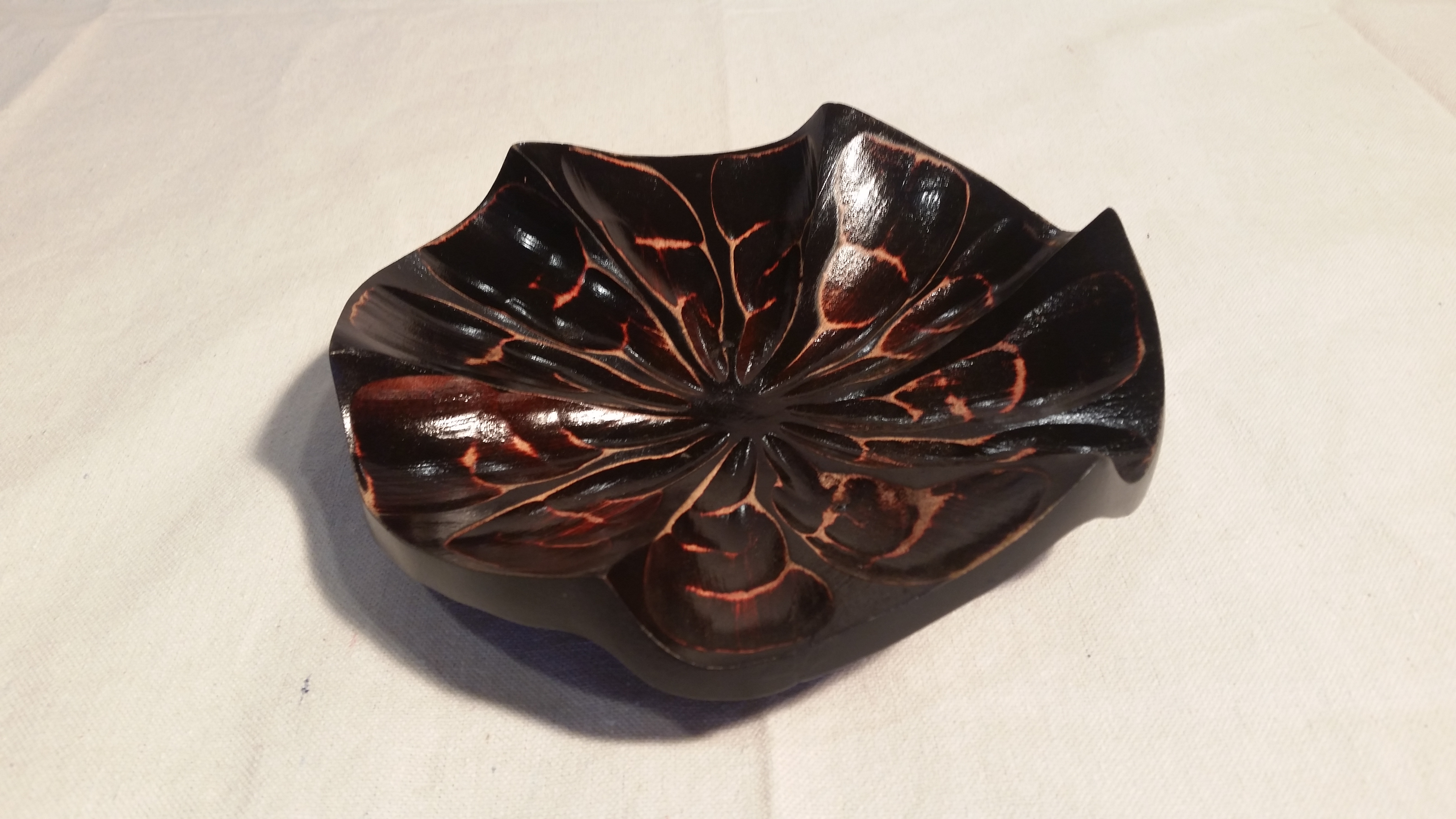 8 inch black round bowl