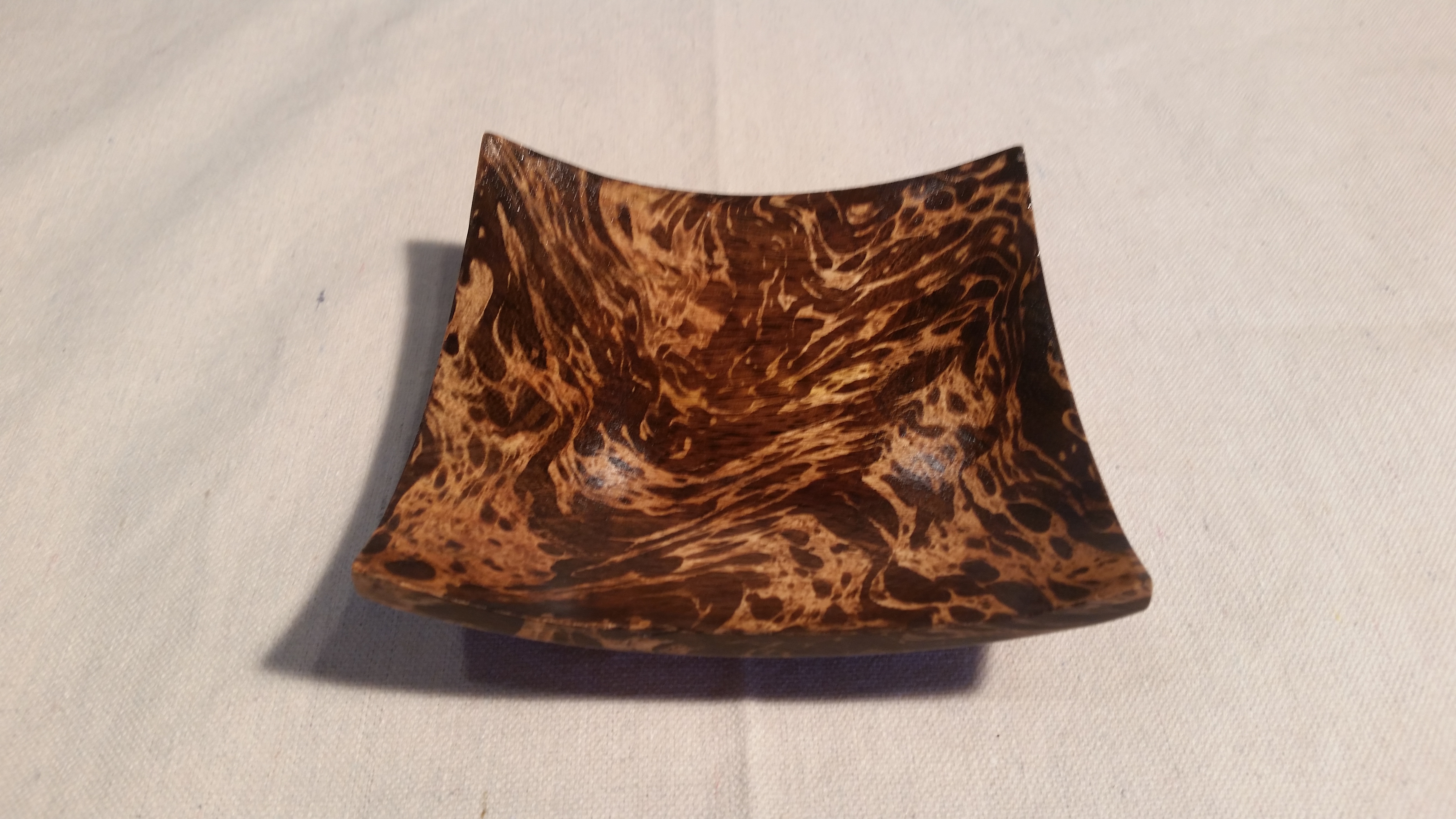 6 inch mango square bowl